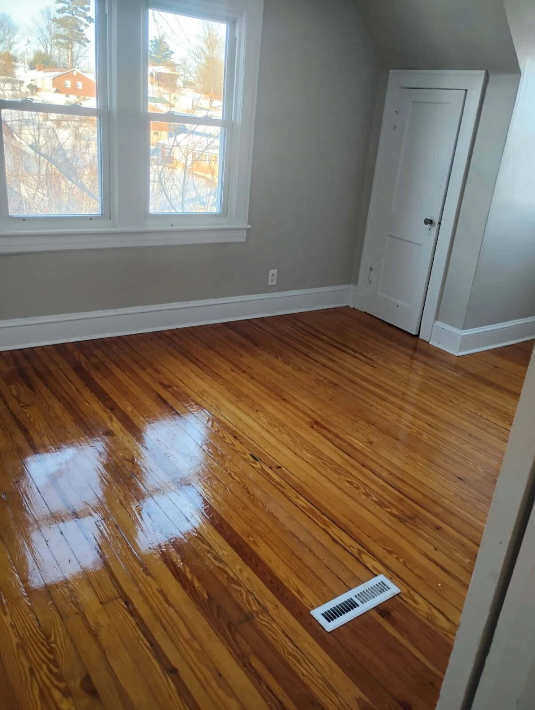1320 Gilford AVE - Photo 14