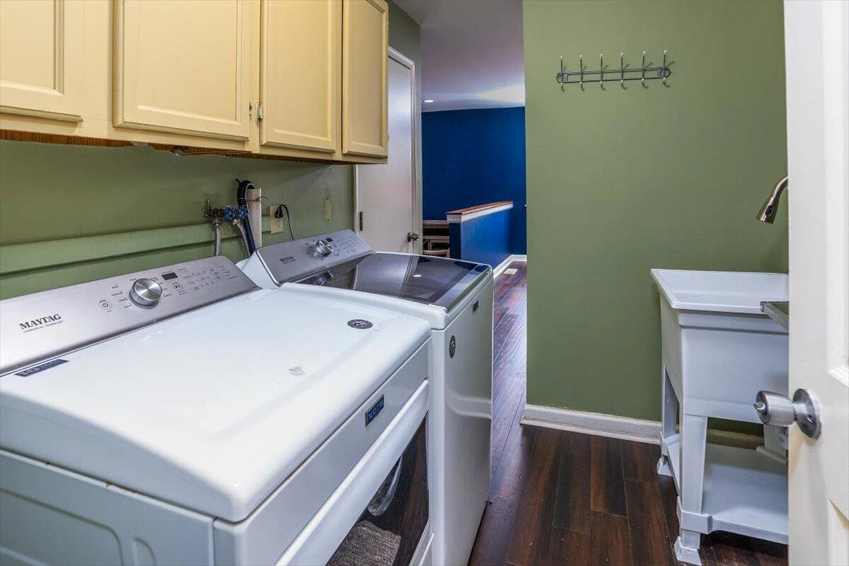 2803 Tall Oaks DR - Photo 10