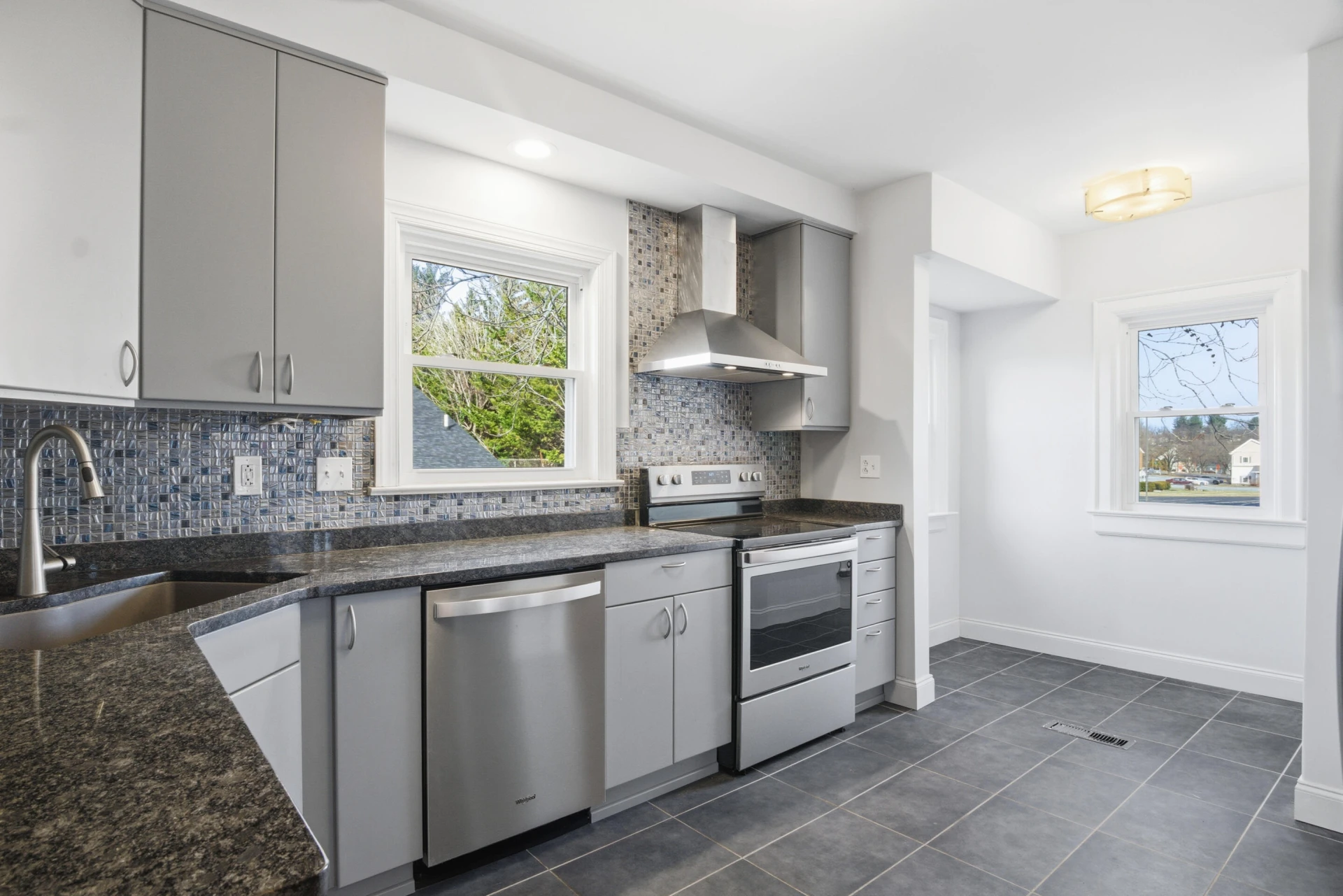 7 Radford ST - Photo 13