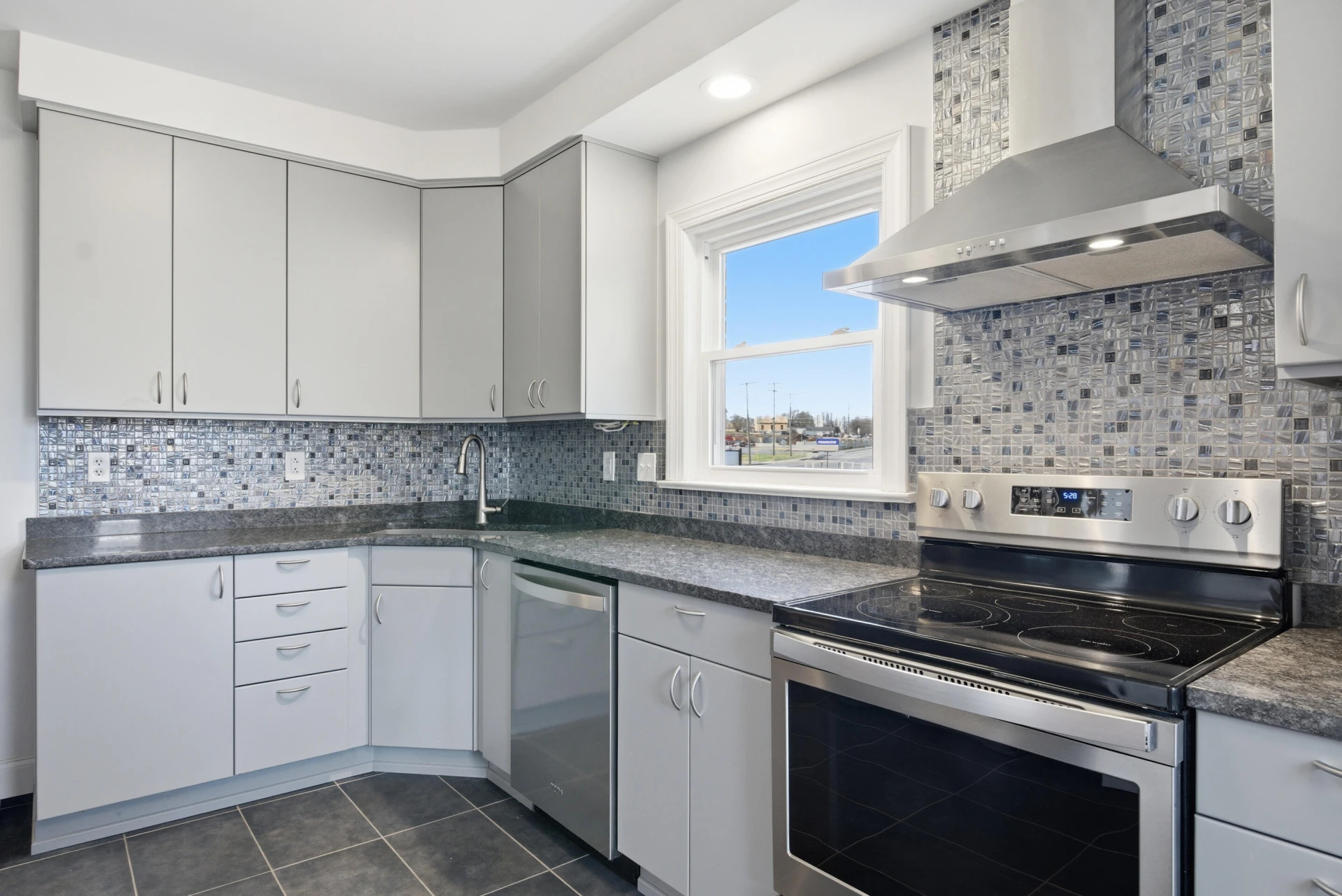 7 Radford ST - Photo 15