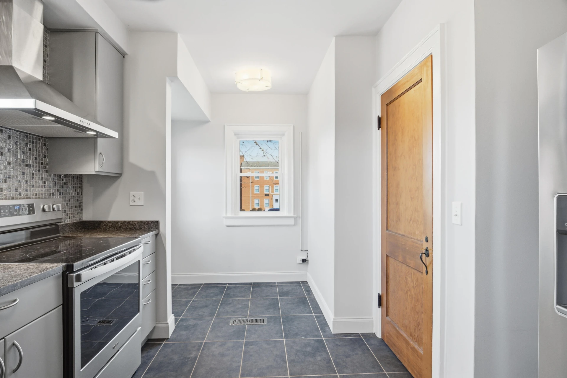 7 Radford ST - Photo 17