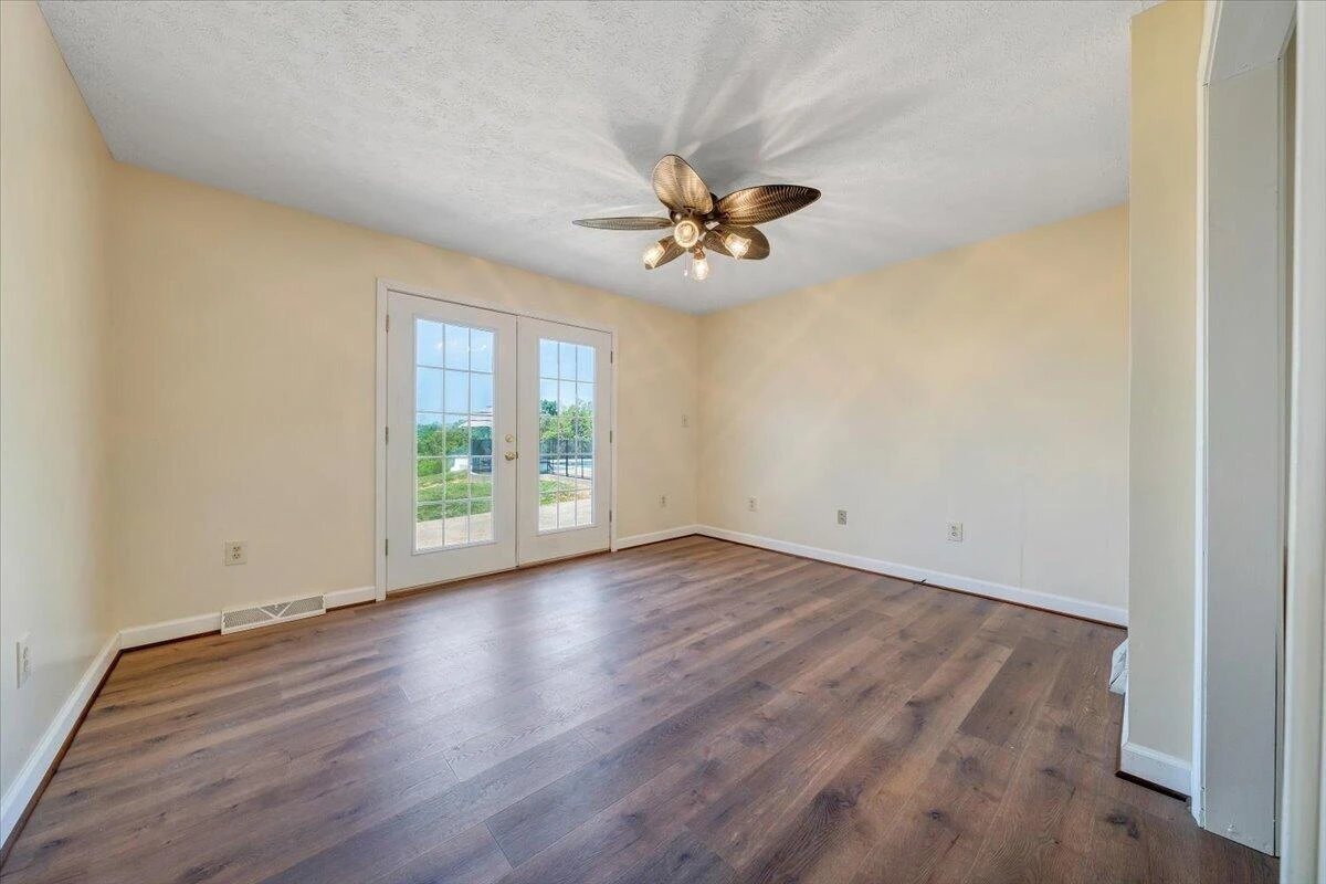 2011 Spencer-Preston RD - Photo 62