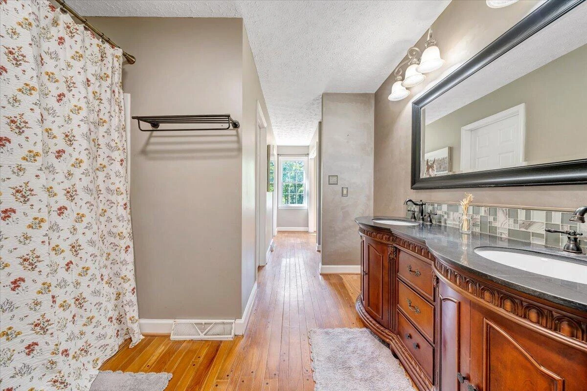 2011 Spencer-Preston RD - Photo 70