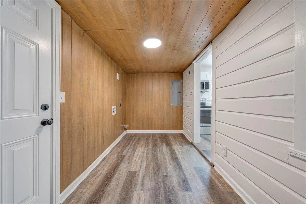 1036 Hunt AVE - Photo 12