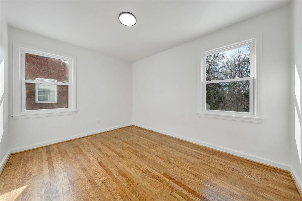 1036 Hunt AVE - Photo 13