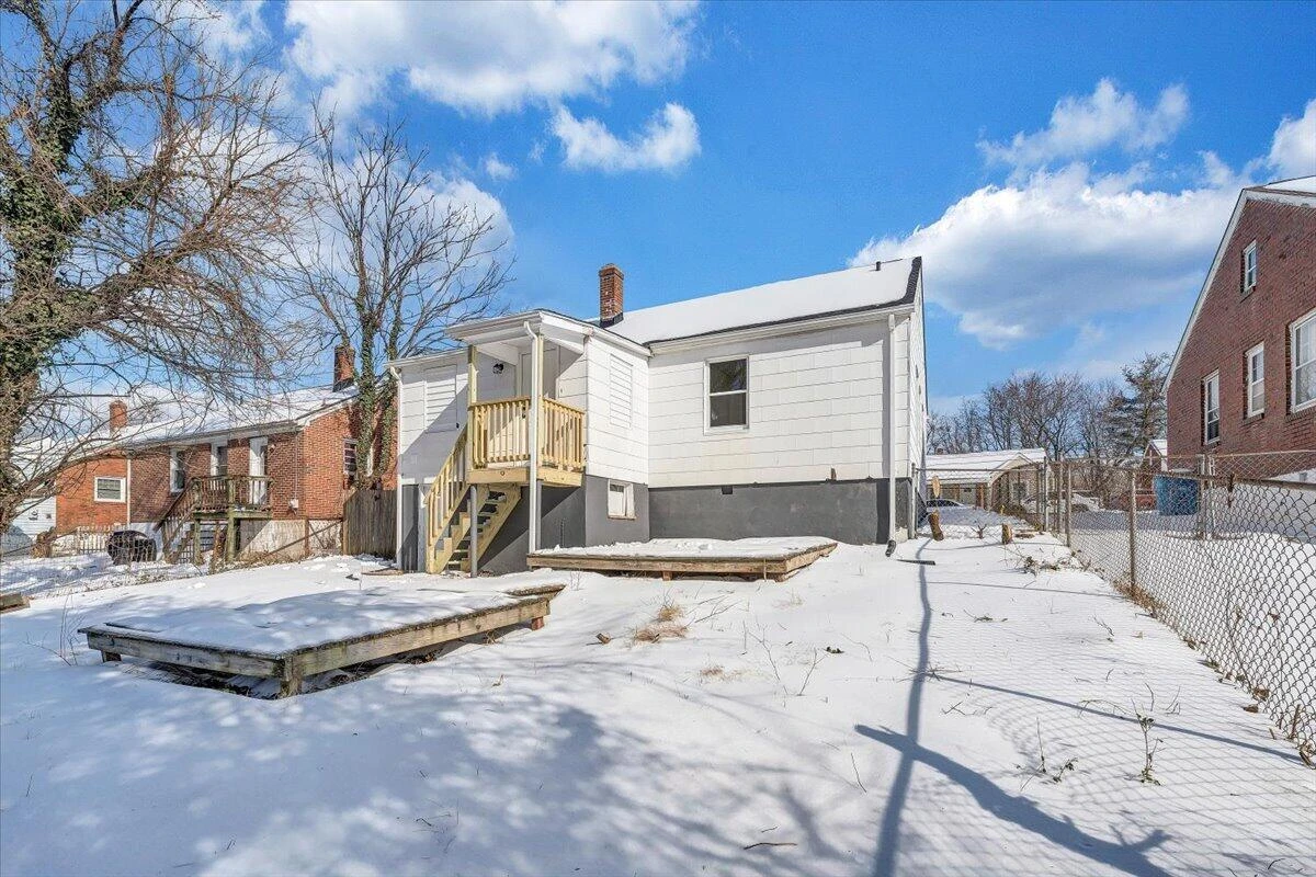 1036 Hunt AVE - Photo 19
