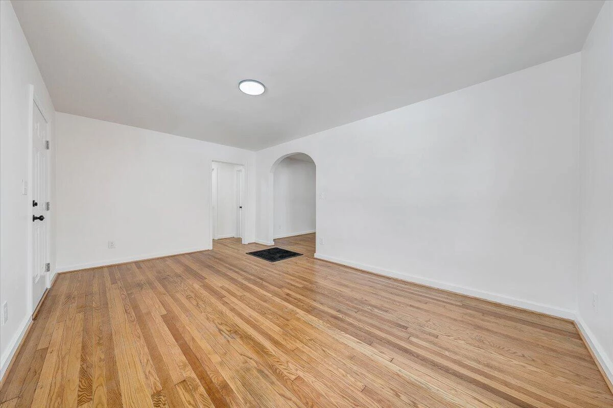 1036 Hunt AVE - Photo 7