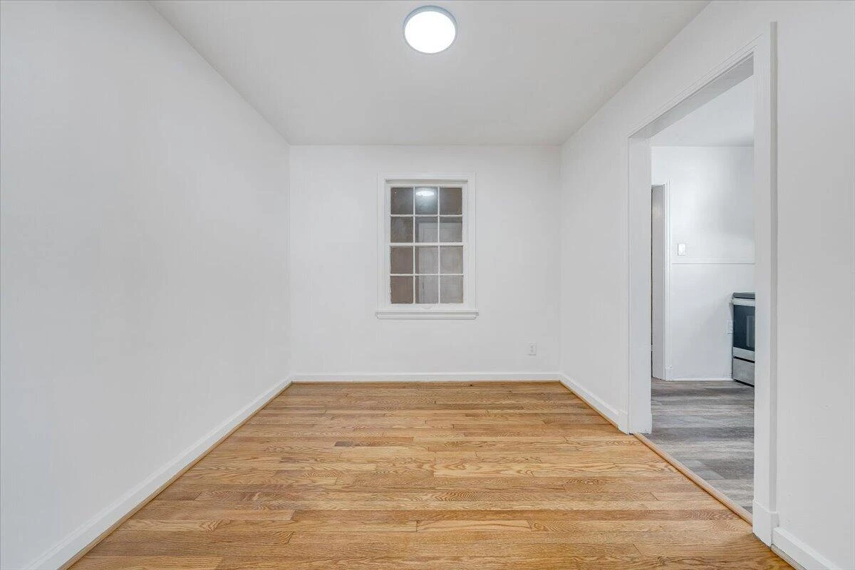 1036 Hunt AVE - Photo 9