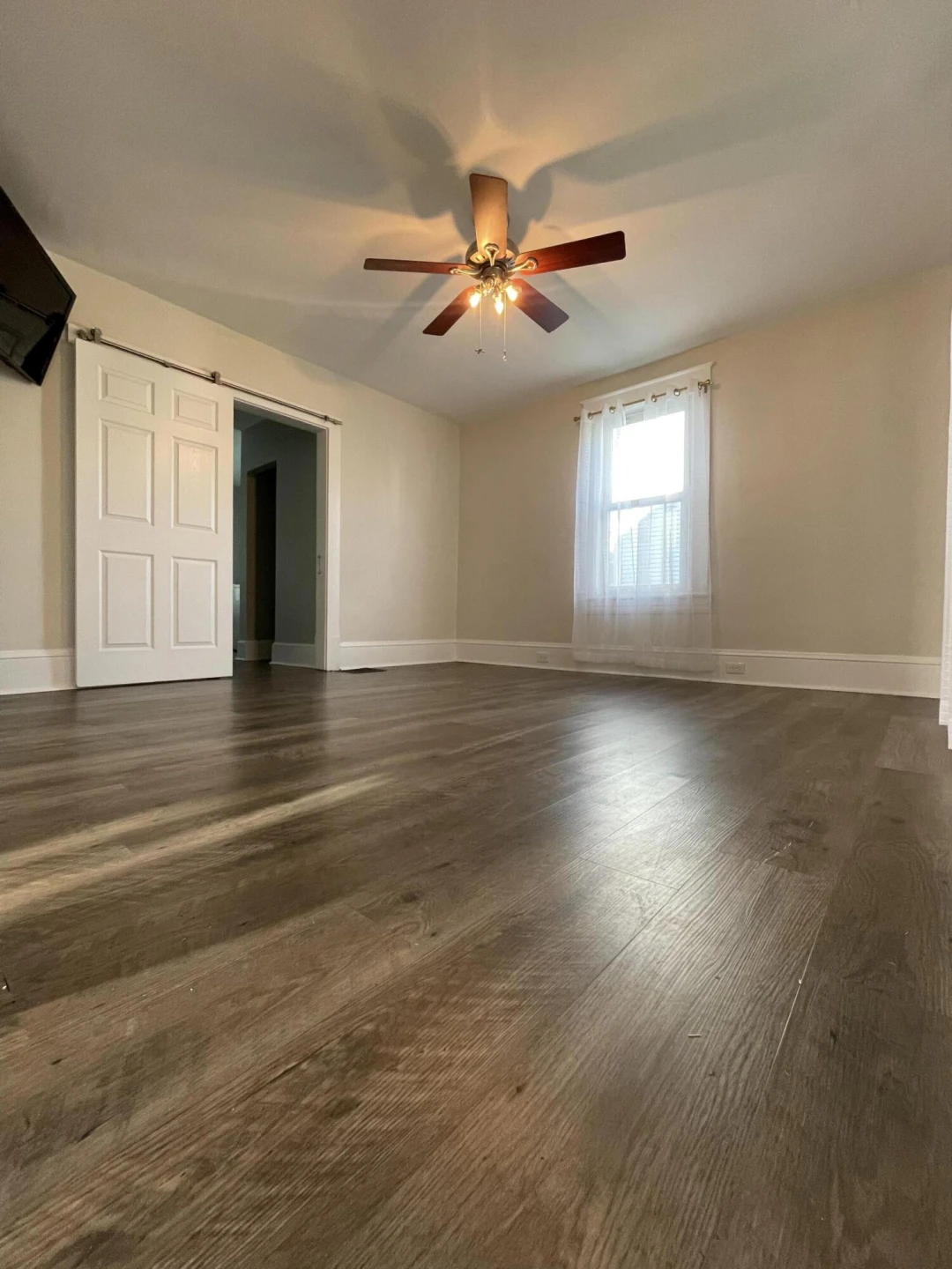 216 Augusta AVE - Photo 15