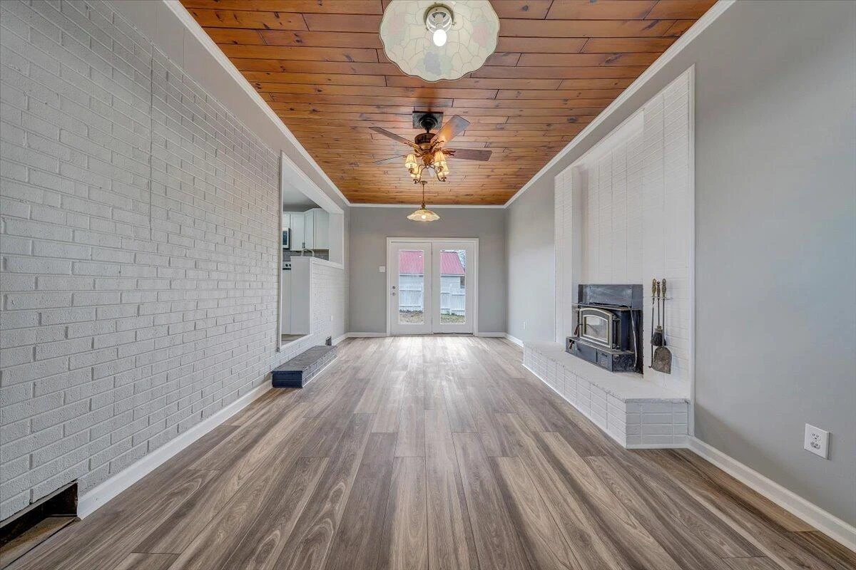 501 Lester AVE - Photo 20
