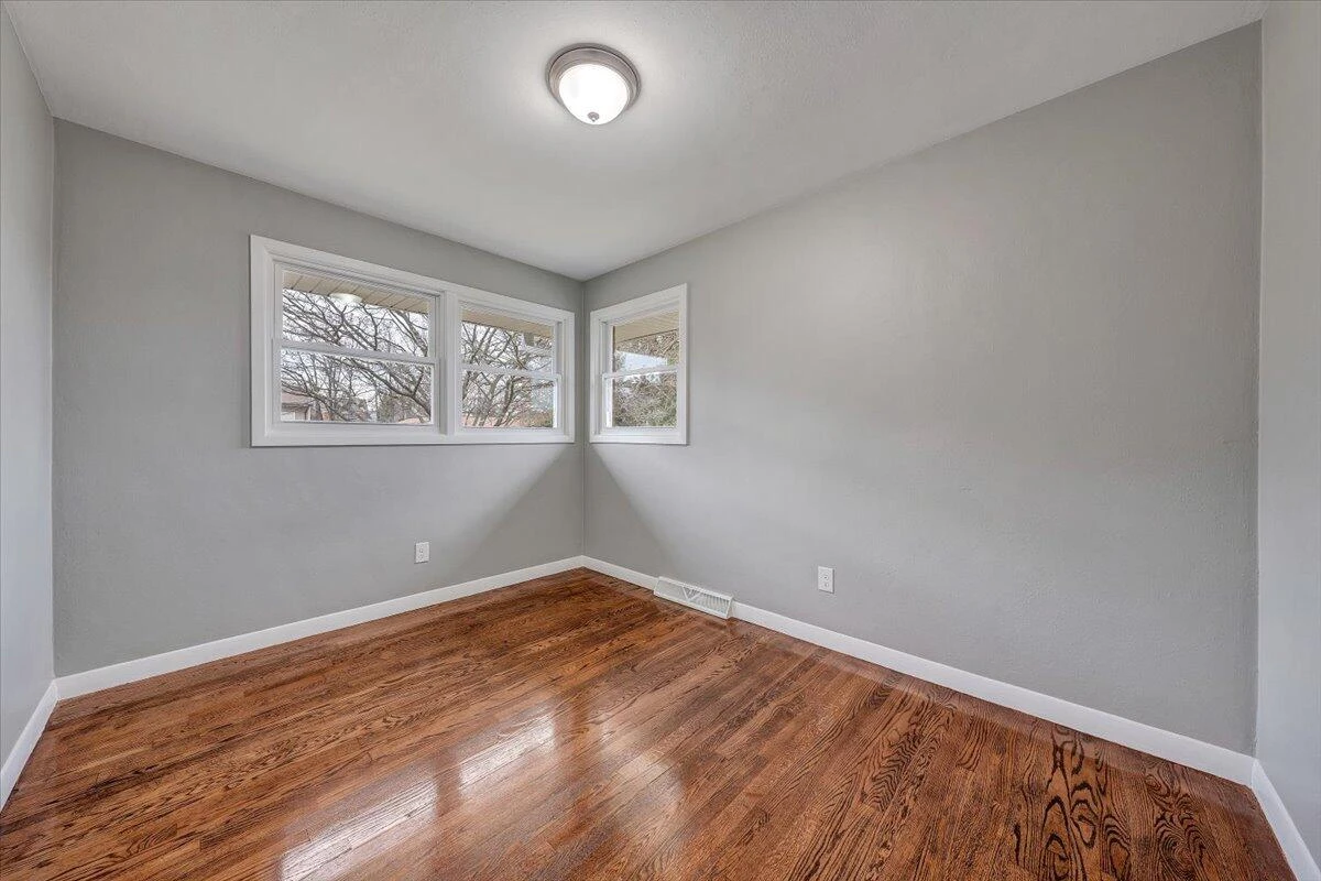 501 Lester AVE - Photo 27