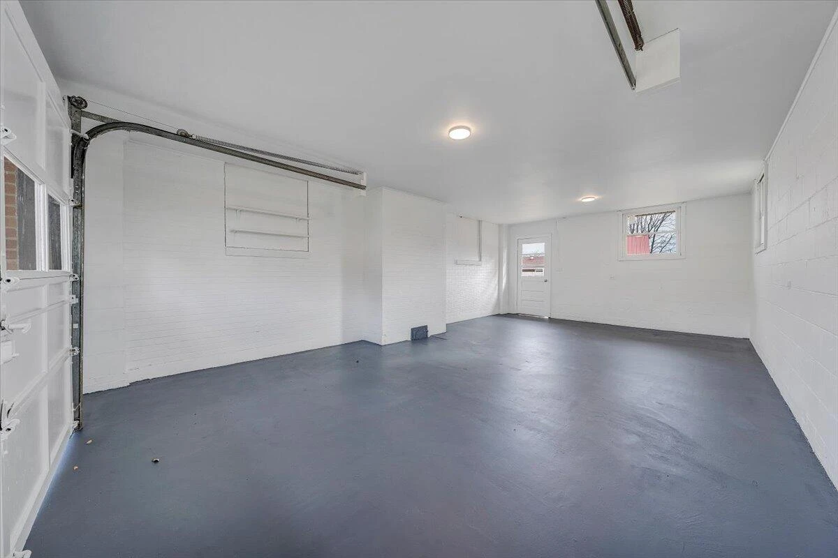 501 Lester AVE - Photo 30