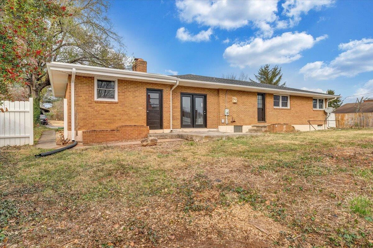 501 Lester AVE - Photo 37