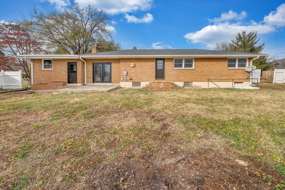 501 Lester AVE - Photo 38