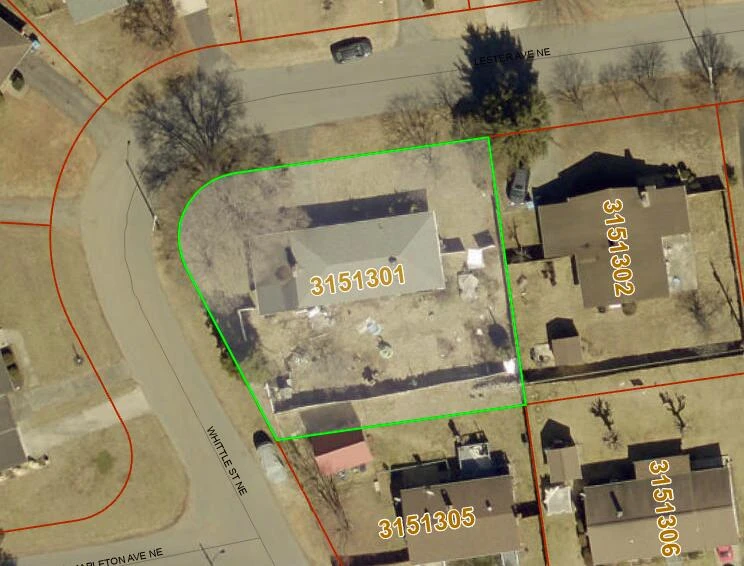 501 Lester AVE - Photo 8