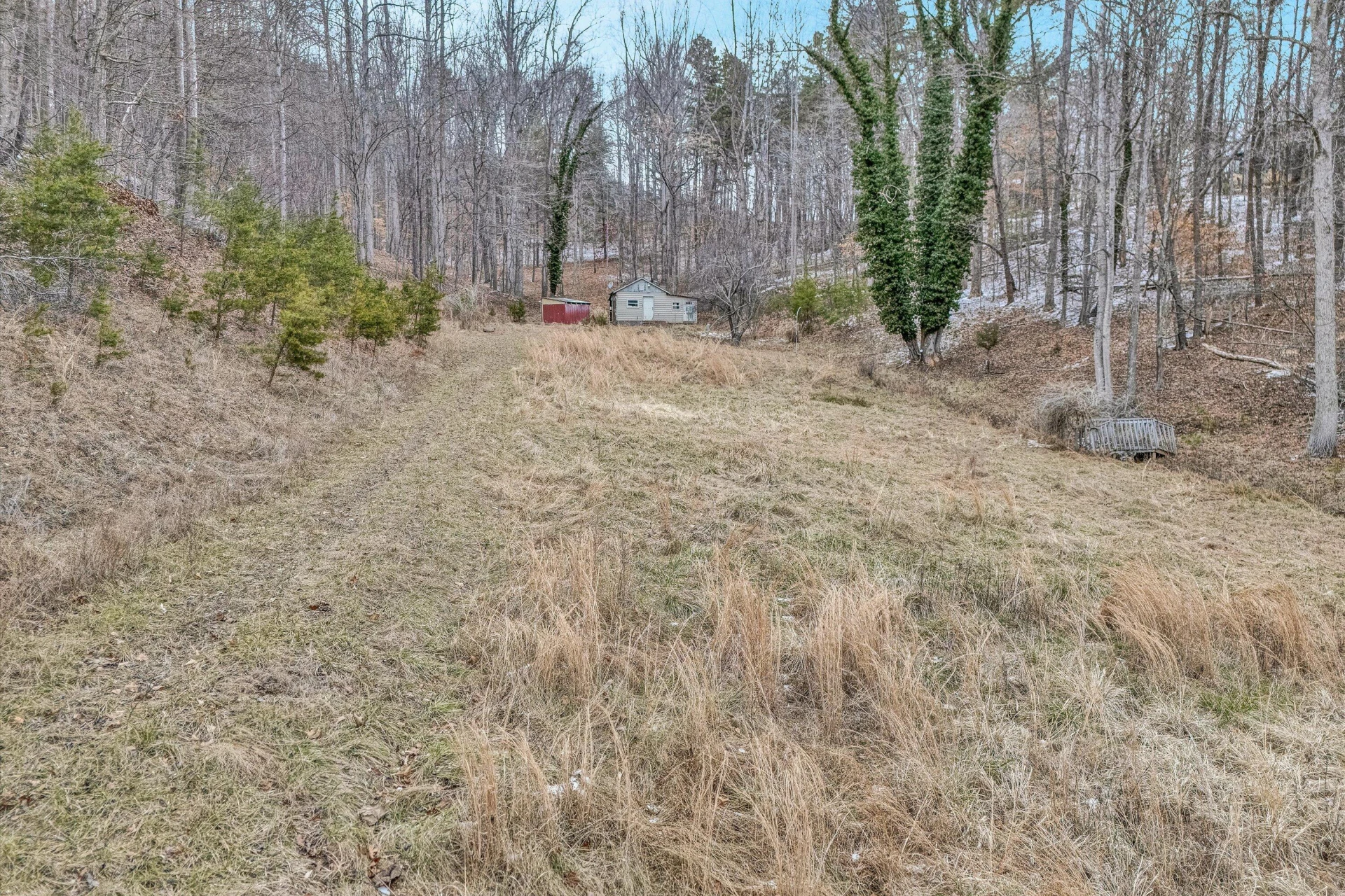 533 COOPERS COVE RD - Photo 2