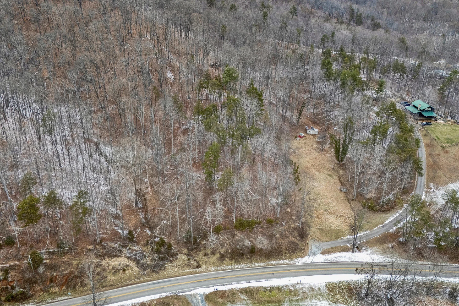 533 COOPERS COVE RD - Photo 3