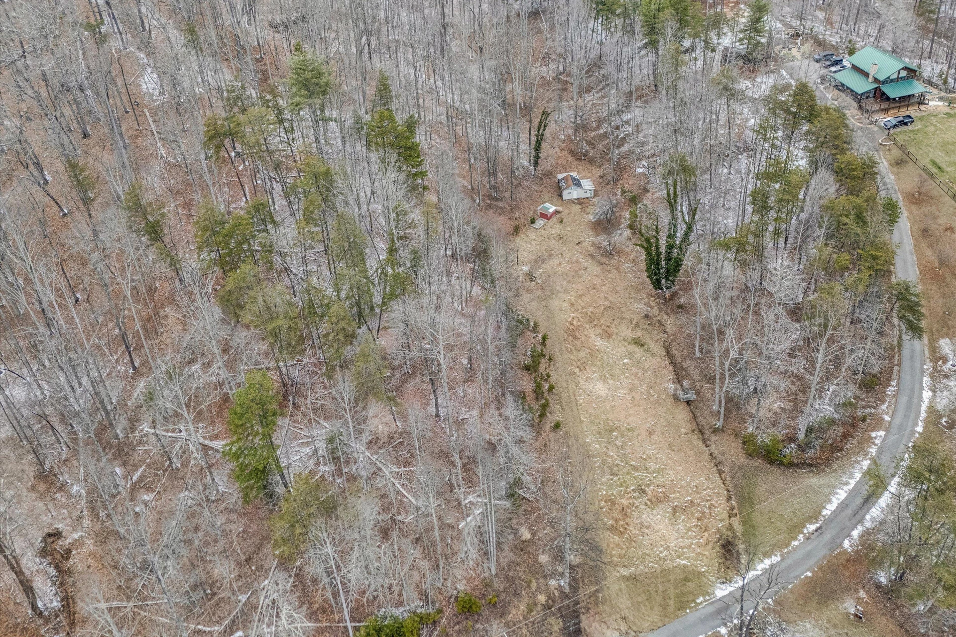 533 COOPERS COVE RD - Photo 5