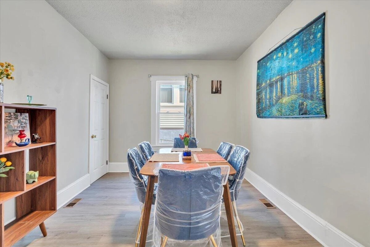644 Montrose AVE - Photo 12