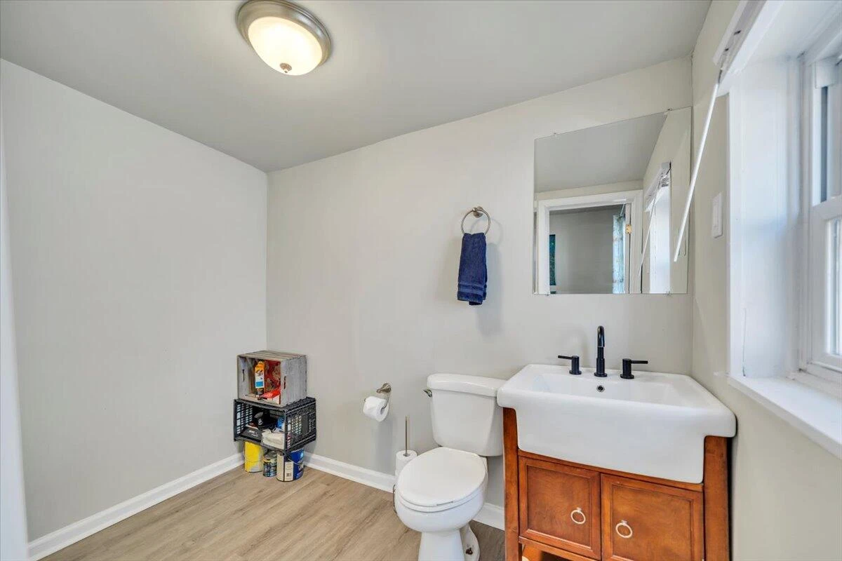644 Montrose AVE - Photo 20