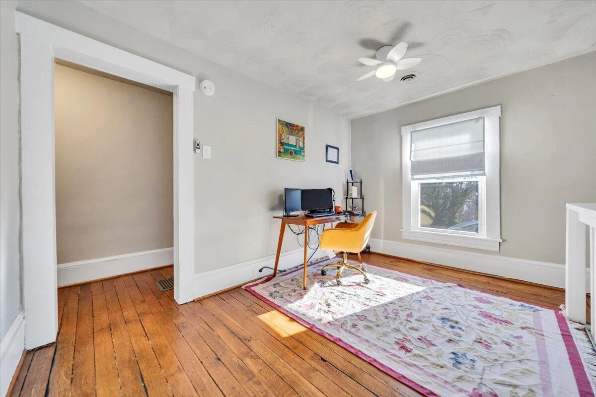 644 Montrose AVE - Photo 24