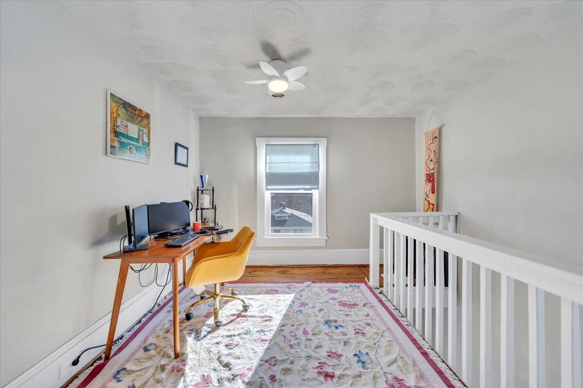 644 Montrose AVE - Photo 26