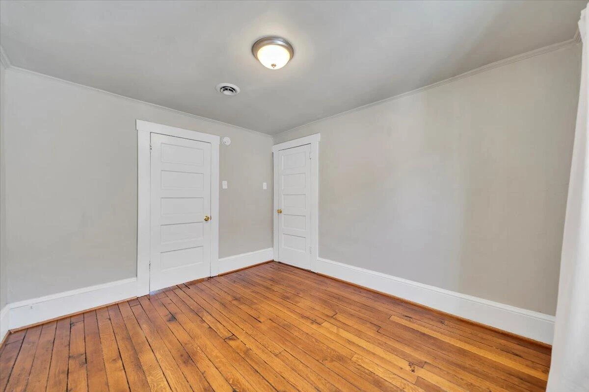 644 Montrose AVE - Photo 35