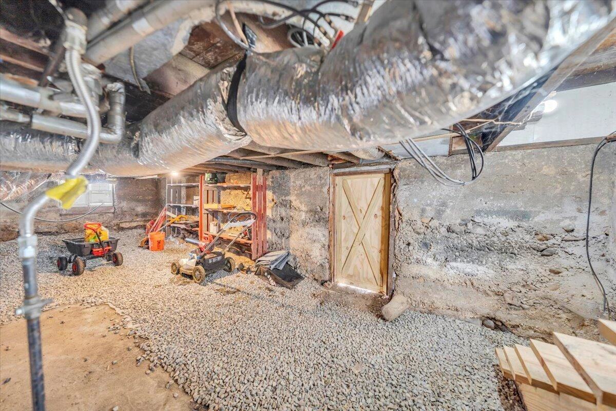 644 Montrose AVE - Photo 42
