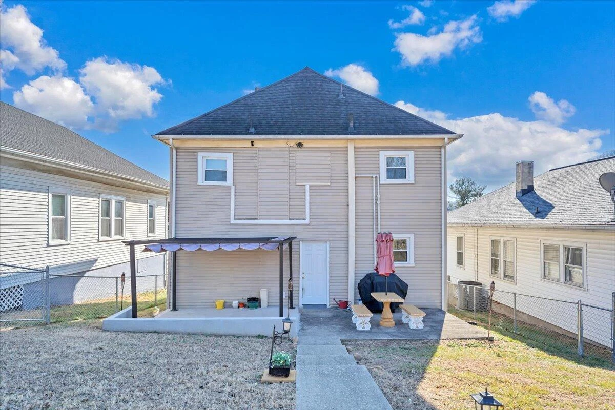 644 Montrose AVE - Photo 50
