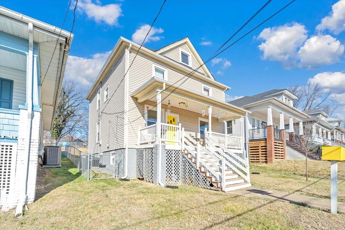 644 Montrose AVE - Photo 56