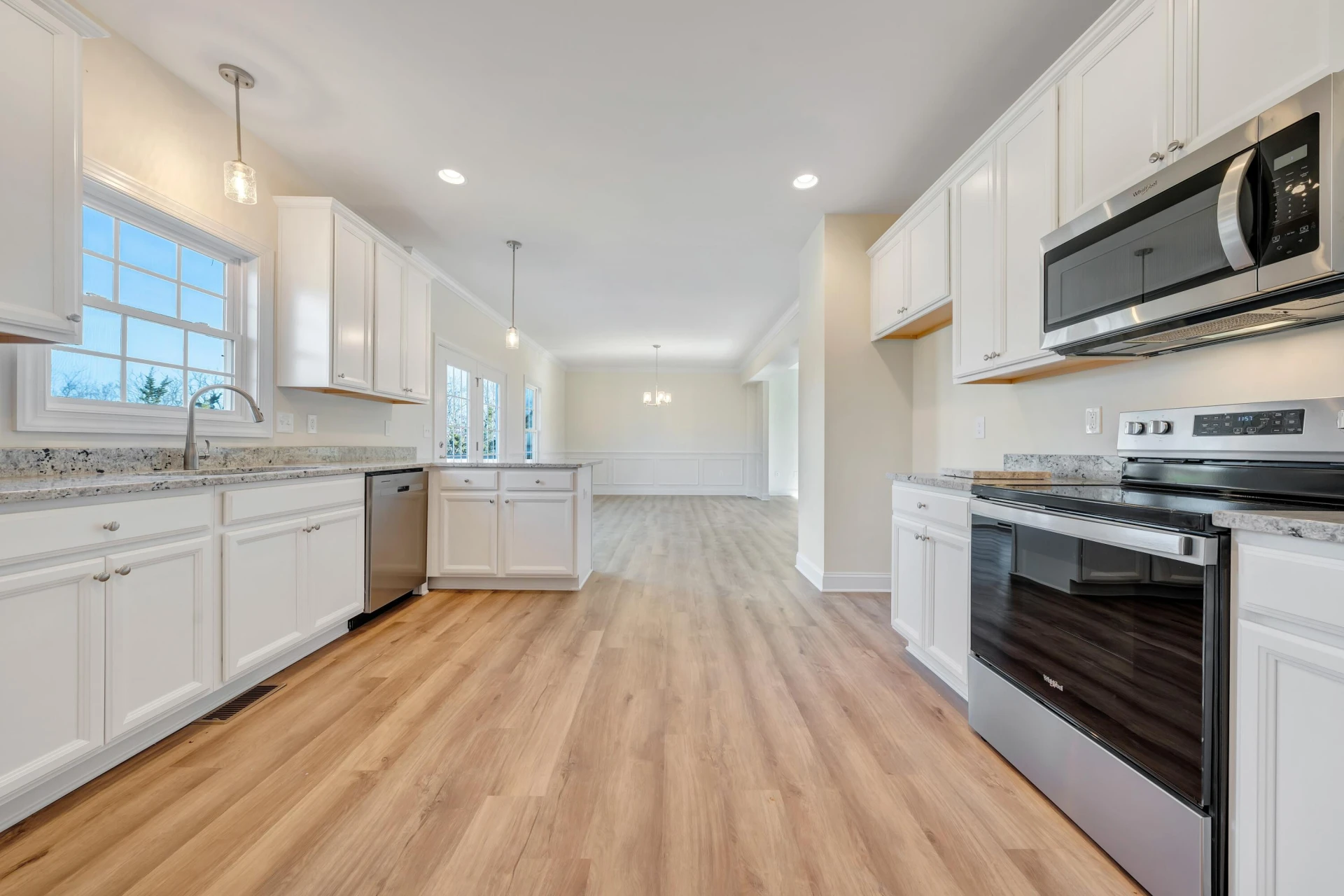 2813 Russlen DR - Photo 19