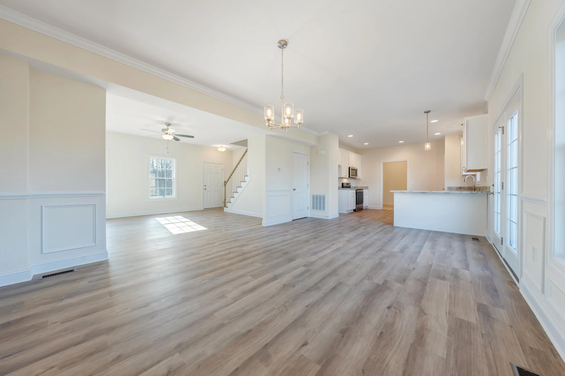 2825 Russlen DR - Photo 4