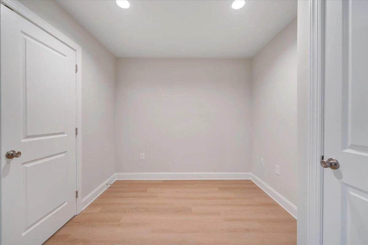 2829 Russlen DR - Photo 23
