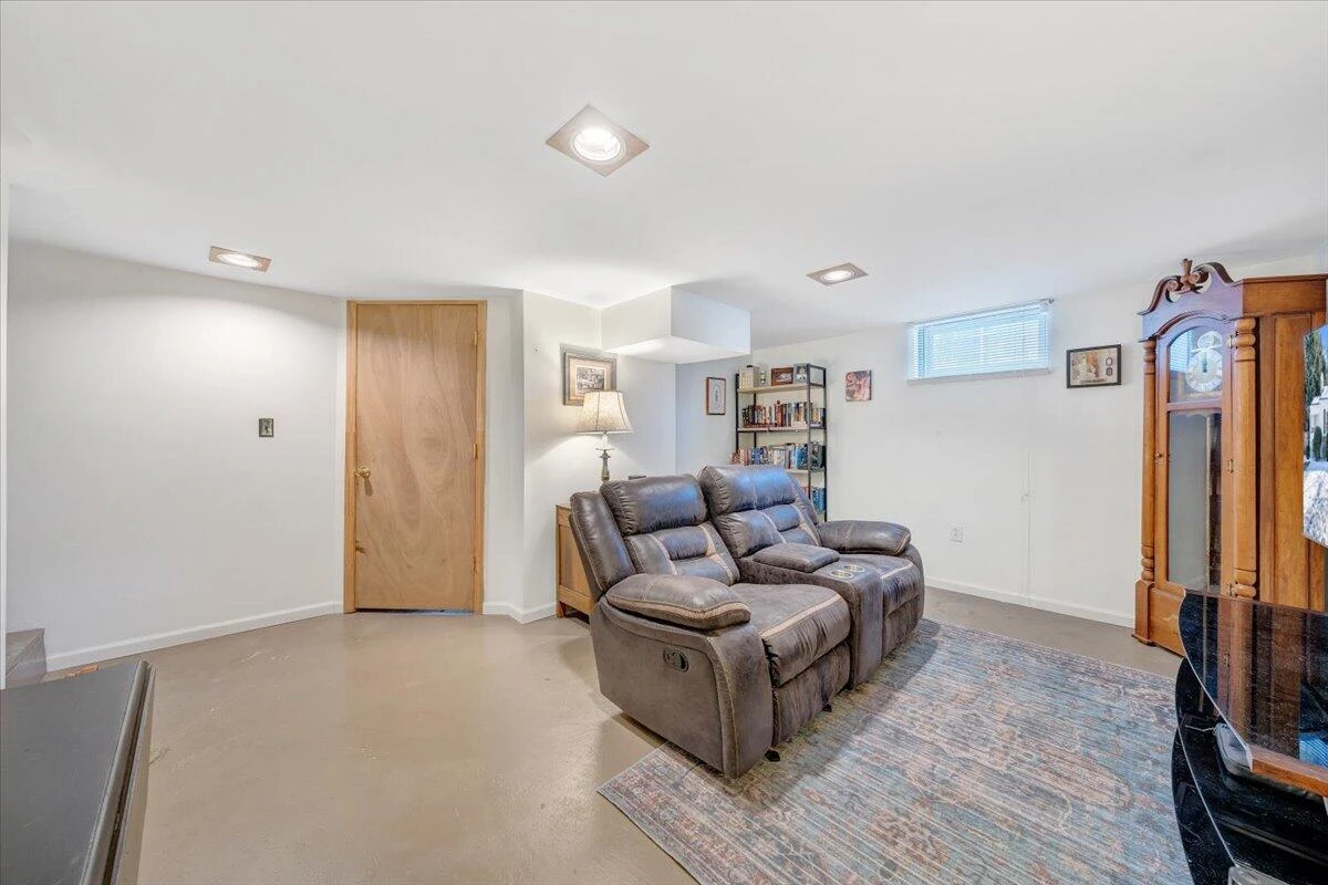 1868 Carlton RD - Photo 24