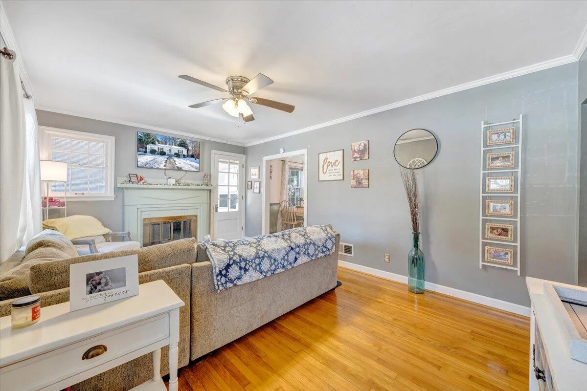 1868 Carlton RD - Photo 5