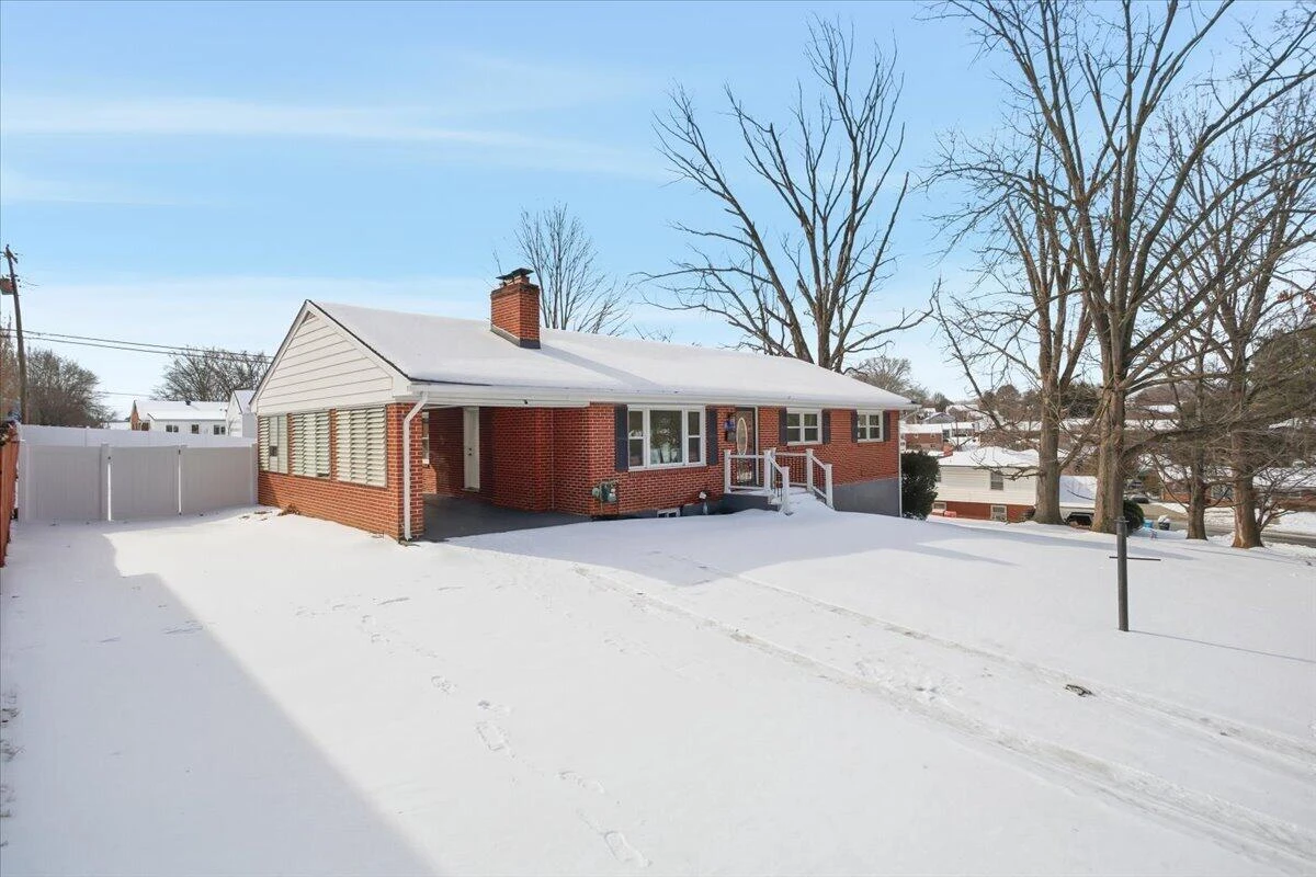 109 Maplelawn AVE