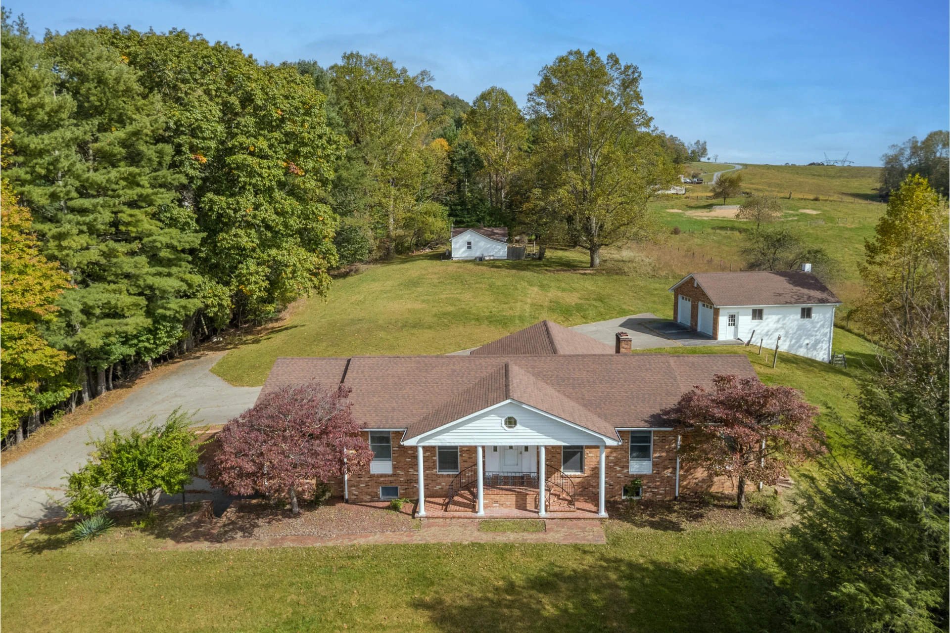 329 Parkway LN