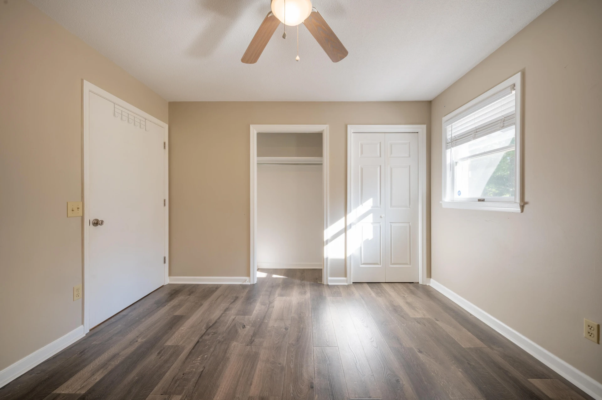 329 Parkway LN - Photo 19