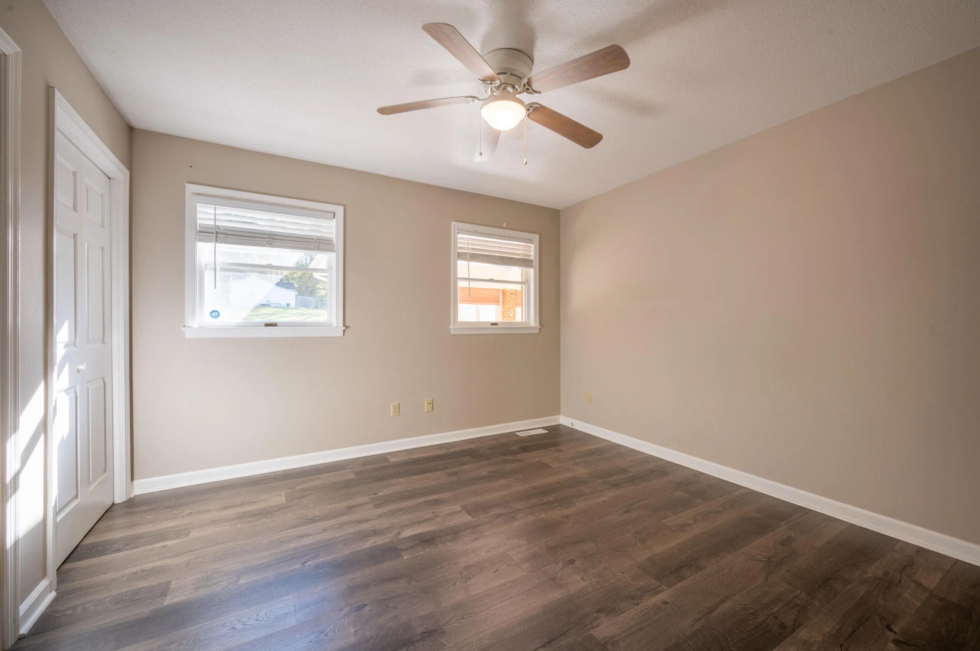 329 Parkway LN - Photo 20
