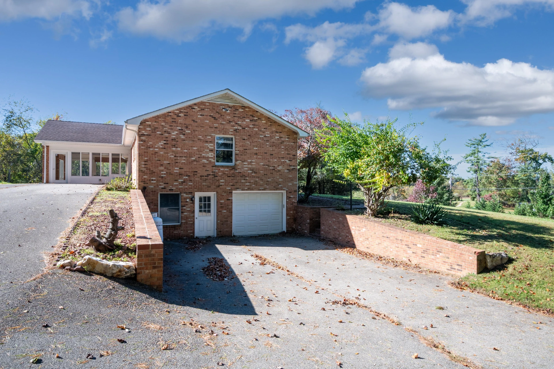 329 Parkway LN - Photo 5
