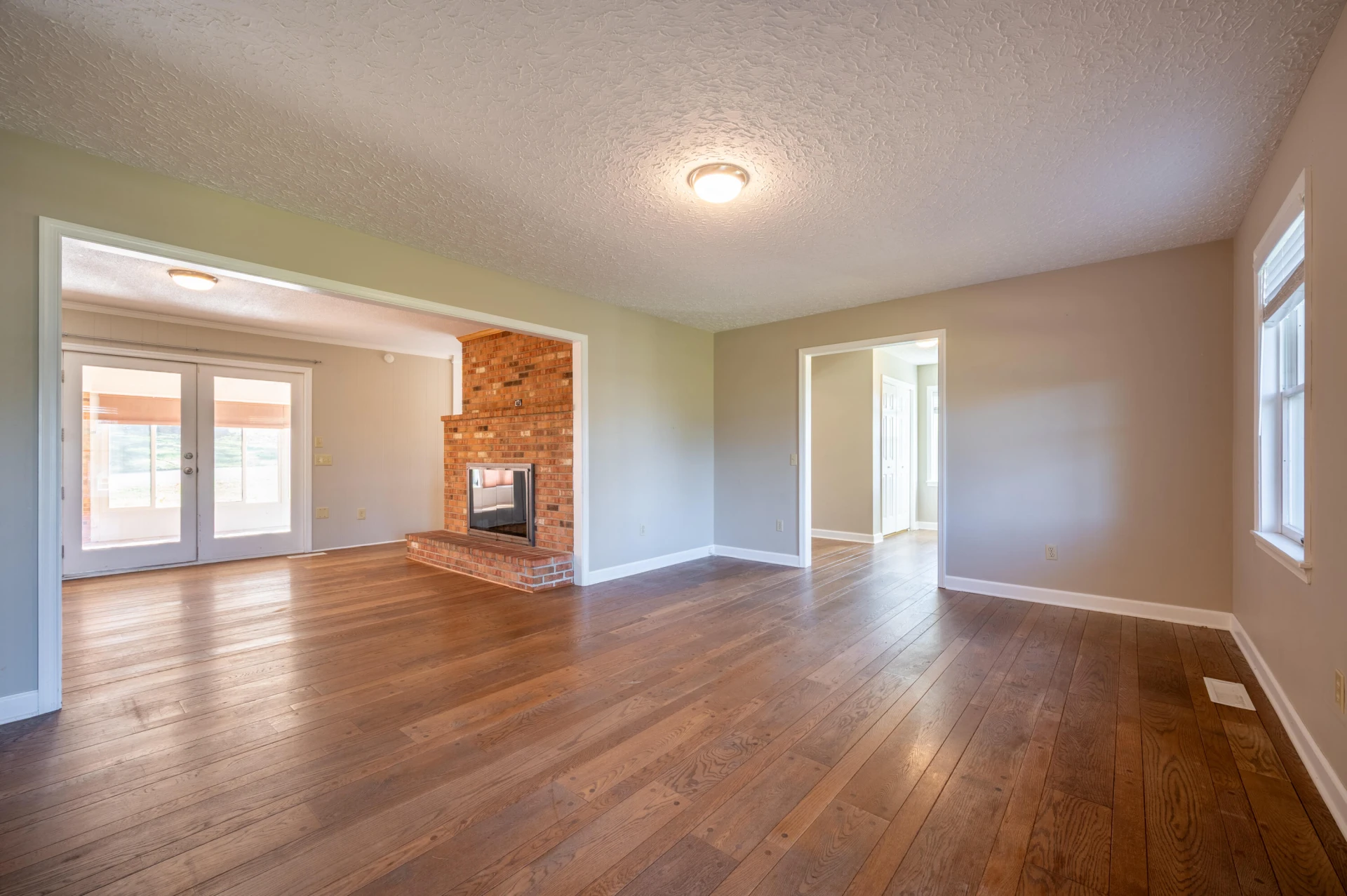 329 Parkway LN - Photo 9
