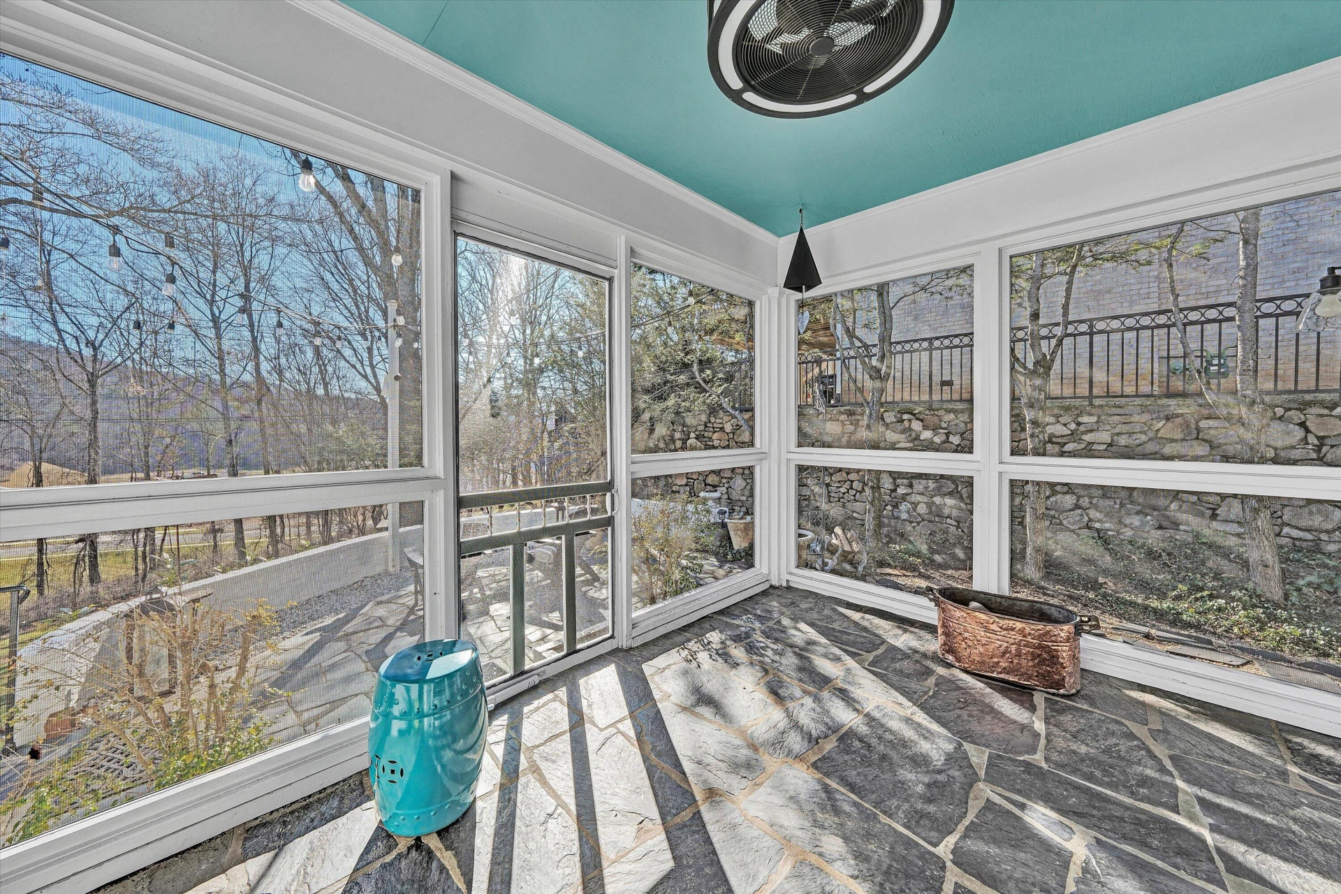 3659 Peakwood DR - Photo 33
