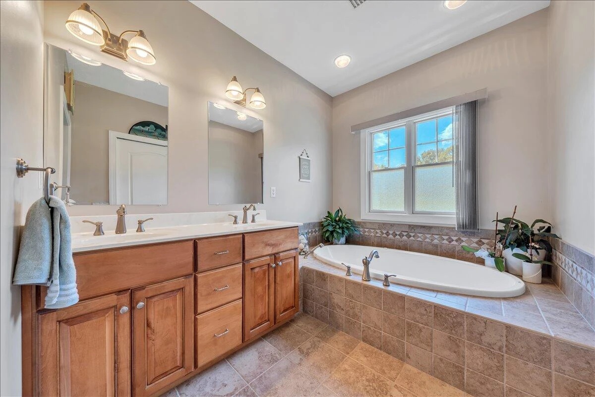 131 Grand Harbour CT - Photo 15