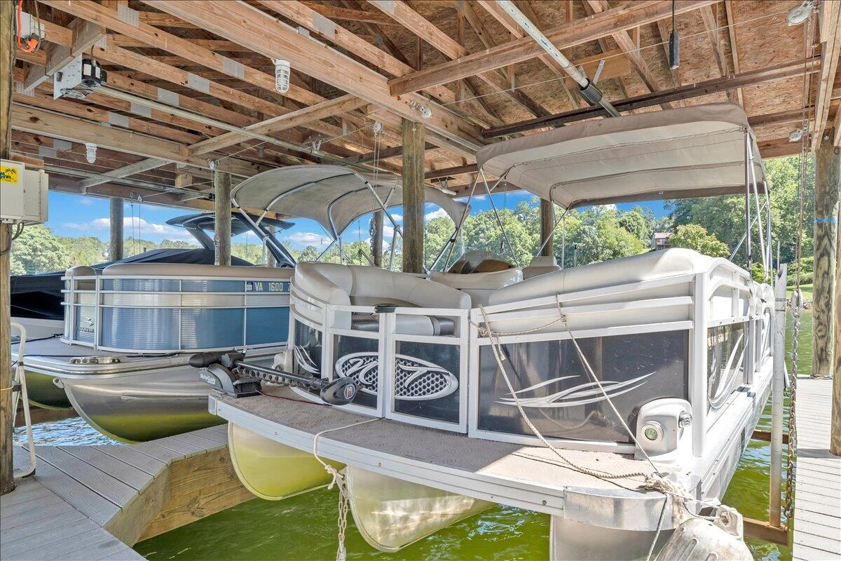 131 Grand Harbour CT - Photo 2