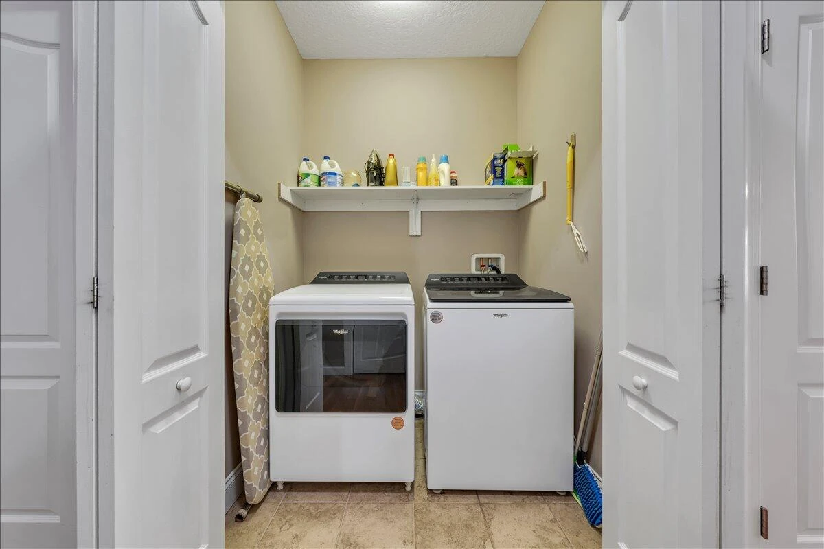 131 Grand Harbour CT - Photo 16