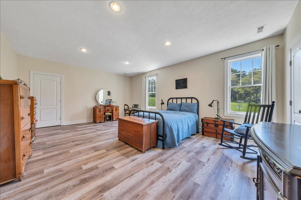 131 Grand Harbour CT - Photo 25