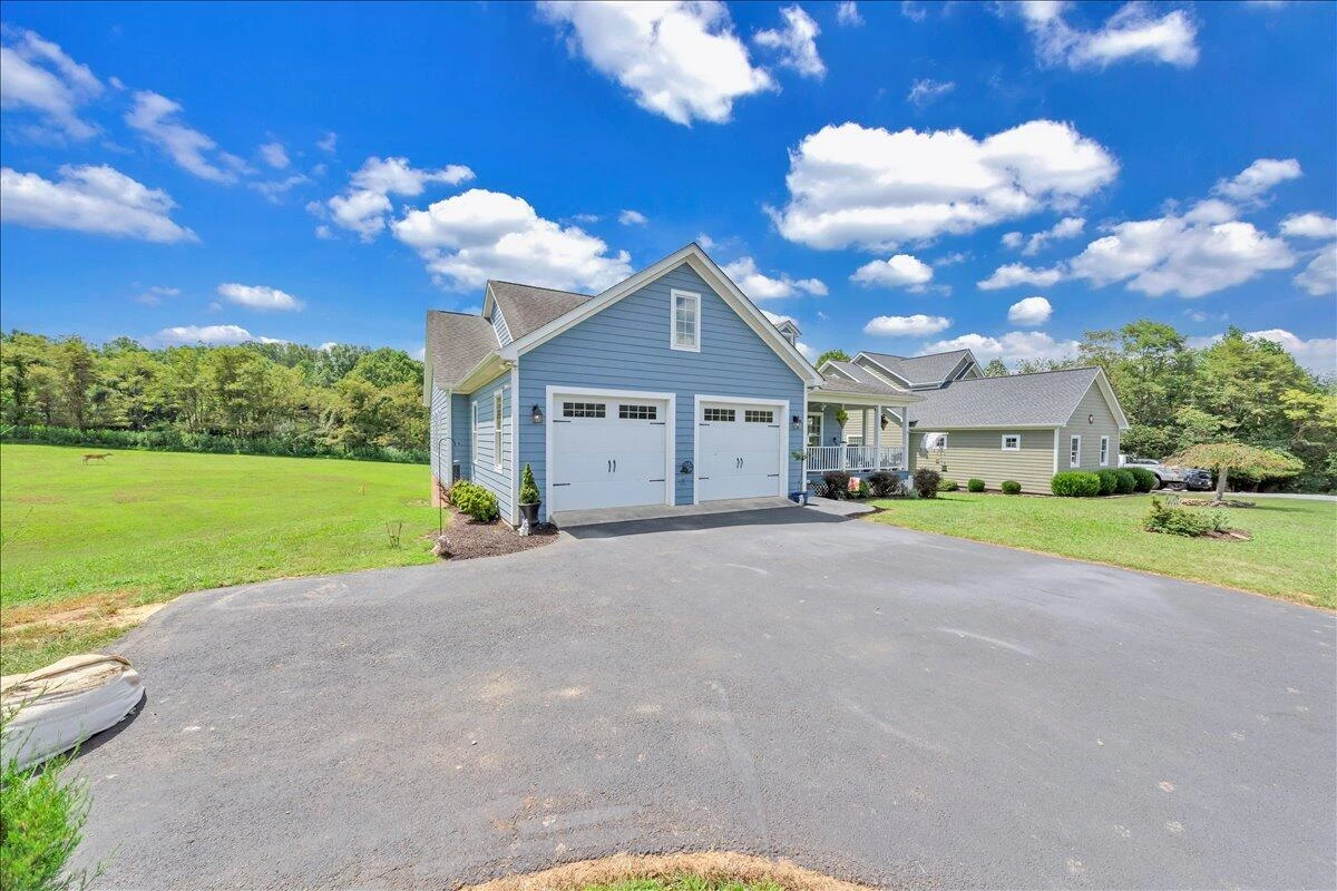 131 Grand Harbour CT - Photo 31