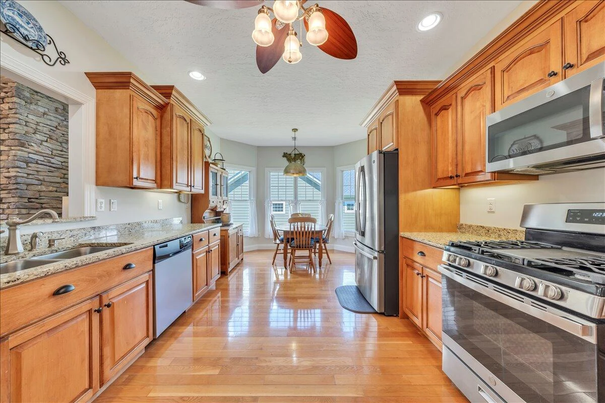 131 Grand Harbour CT - Photo 6