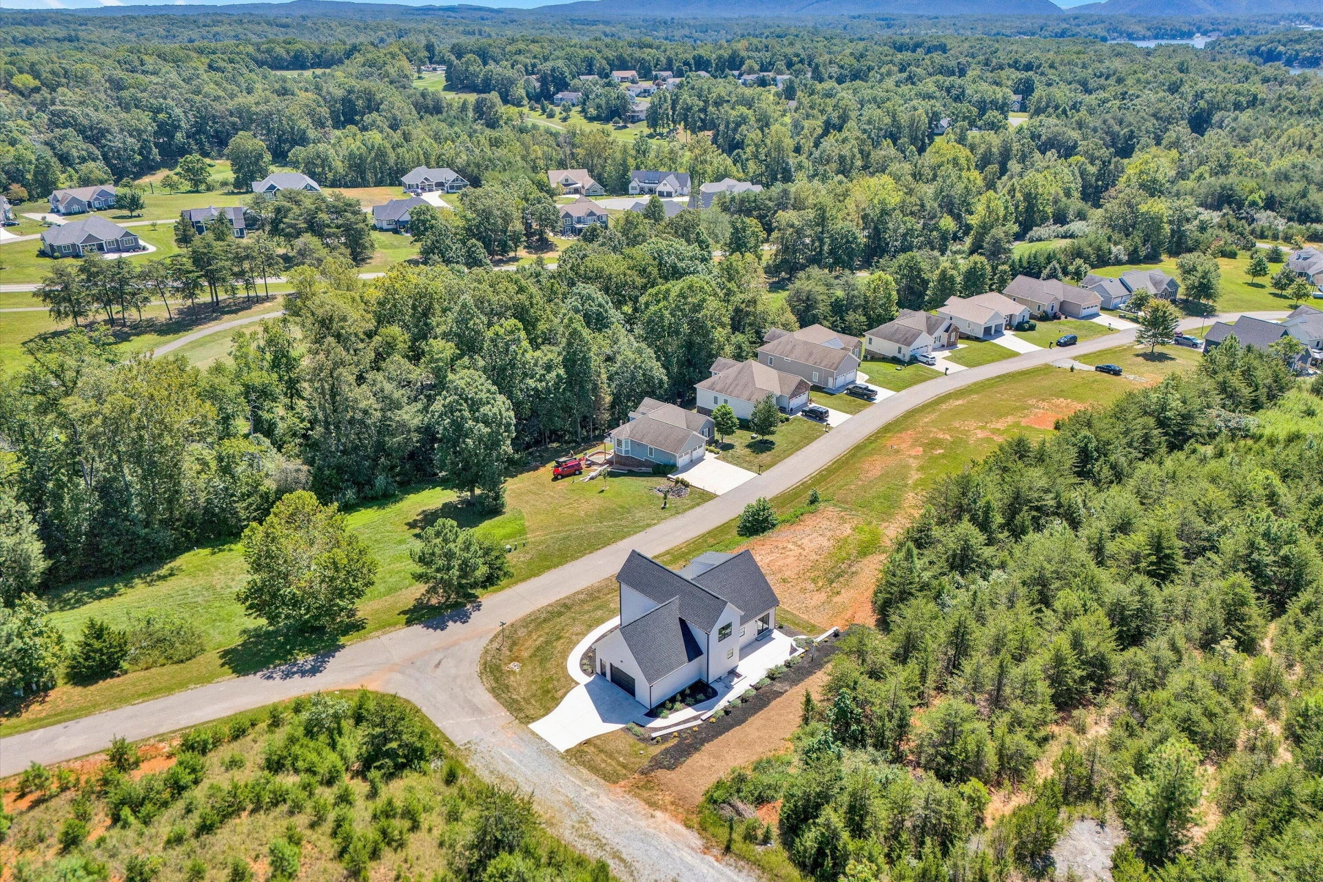 1154 Barrow Hills DR - Photo 8