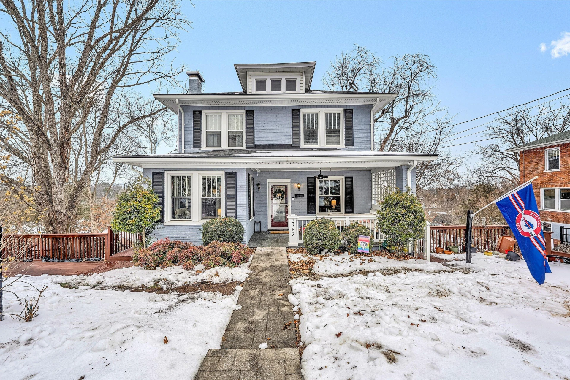 2549 Alberta AVE - Photo 2